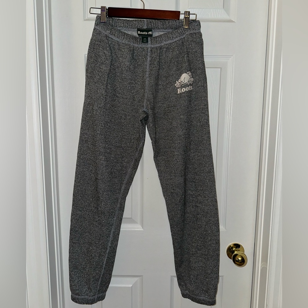 roots | women’s grey sweatpants in size small